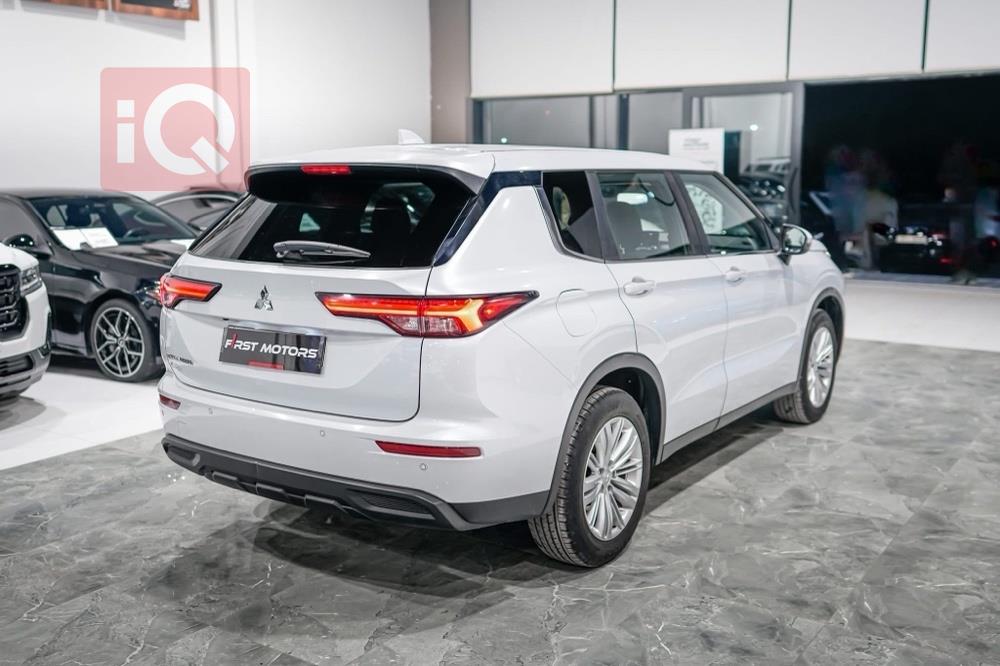 ميتسوبيشي اوتلاندر